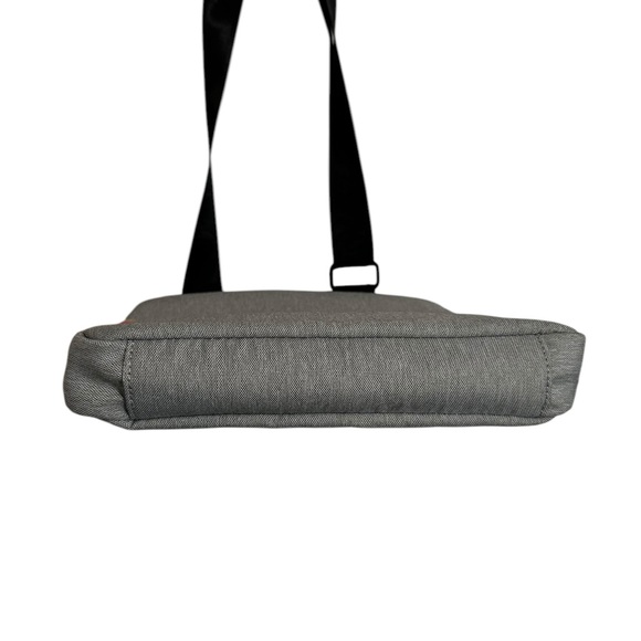 NWOT Bugatti Reborn Grey Slim Crossbody Bag Tablet Travel OS - Picture 9 of 15